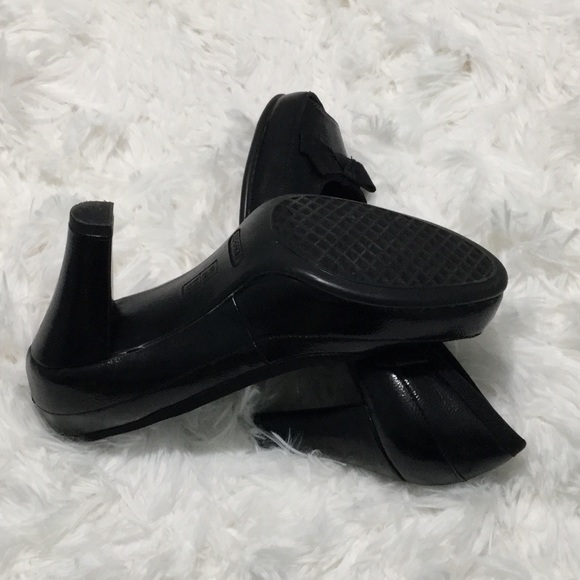 Aerosoles Black Leather Heels - Picture 5 of 8